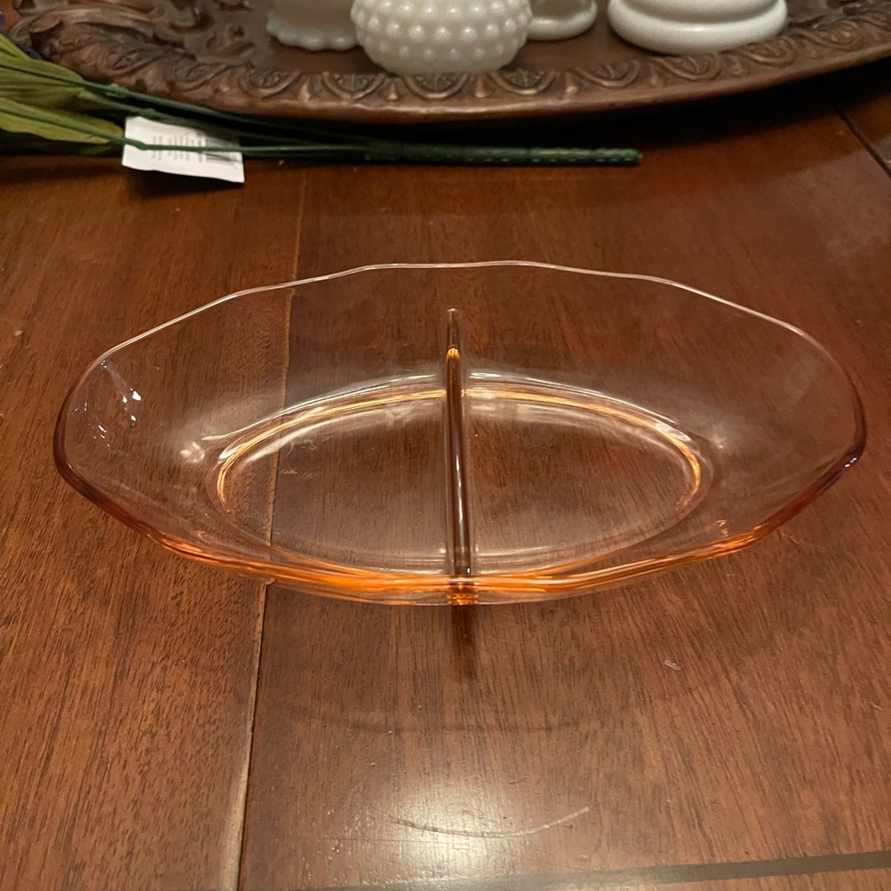 Pink Depression Glass Divided Relish Dish 2-Part Serving Dish
EUC 
9"x4"